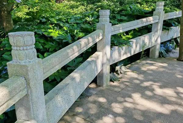 鹤壁市大连仿古线雕栏杆